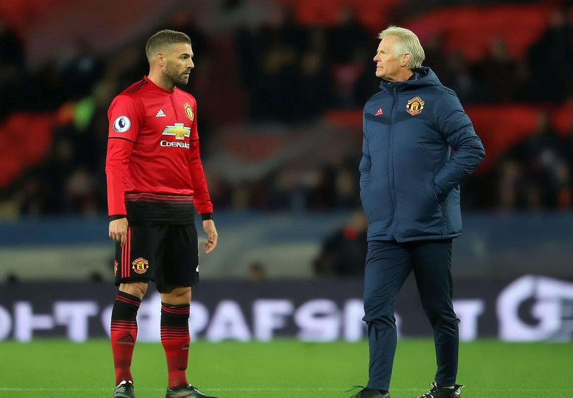 周五英超焦点战西汉姆联对决切尔西最新内幕与深度分析